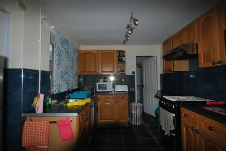 2 Bed - Mowbray Street, Heaton - Photo 2