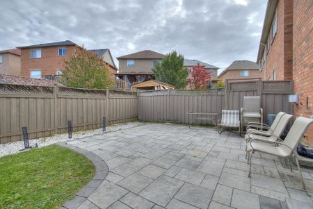 For Lease - 9 Picnic Street, Richmond Hill, Ontario - Photo 3