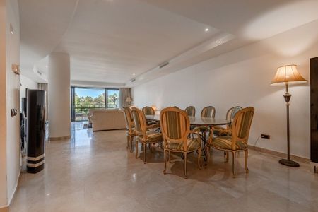 Luxury Duplex for rent in Marbella, Andalusia - Photo 3