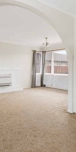 Central living made easy - Photo 4