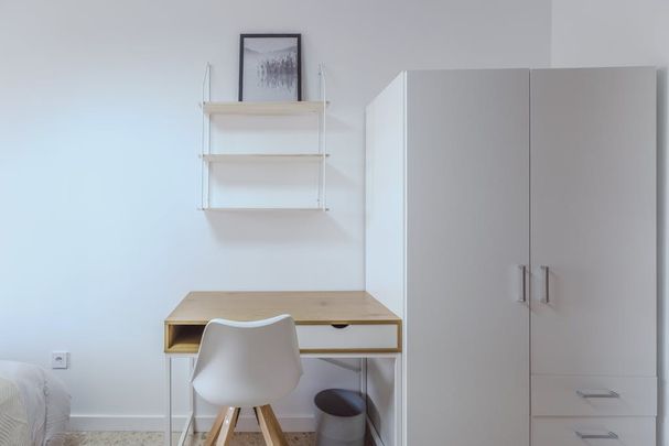 Plaça de Bisbe Benlloch, Torrent, Valencian Community 46900 - Photo 1