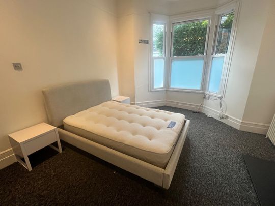 Room in a Shared Flat, West Hampstead, NW6 - Photo 1