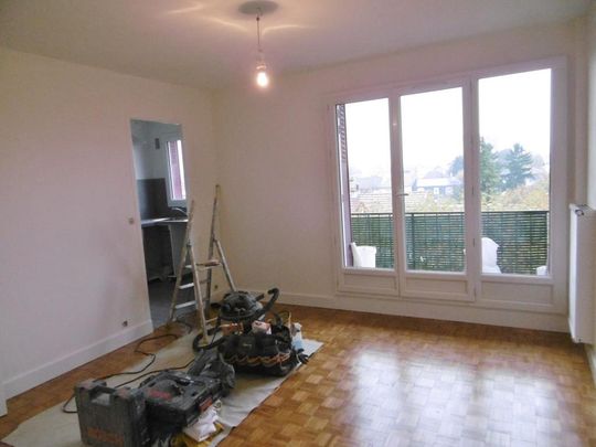 Location Appartement 1 pièce 28m² ST MAUR DES FOSSES 94100 - Photo 1