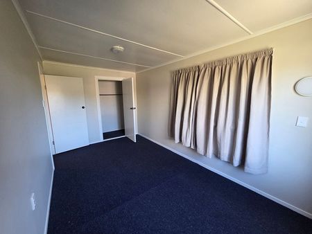 Charming 3BR Home - Photo 2