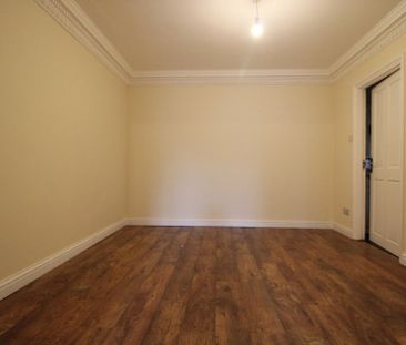 1 bedroom Ground floor flat to rent - Photo 2