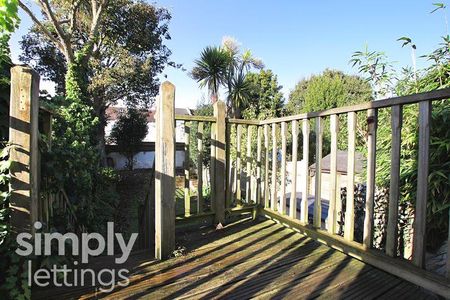 3 bedroom maisonette to rent - Photo 2