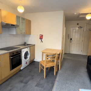 Studio to rent - Photo 2