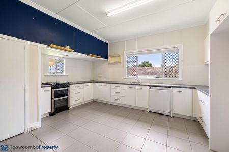 737 Ruthven Street, 4350, South Toowoomba Qld - Photo 5