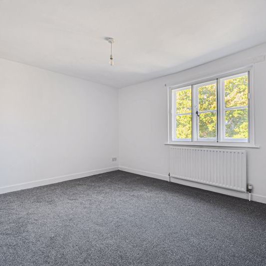 Meadrow, Godalming, Surrey, GU7 - Photo 1