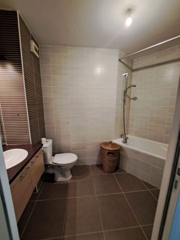 Appartement Villeneuve Les Avignon 2 pièce(s) 42.68 m2 - Terrasse - Place de parking, - Photo 3