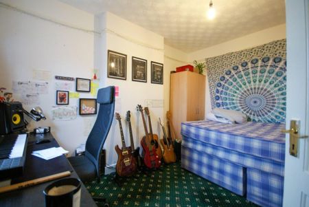 3 bedroom terraced house to rent - Photo 4