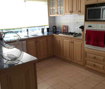3 BEDROOM TOWNHOUSE 150M FROM LAKE WENDOUREE - Photo 1