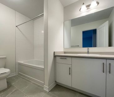 For Lease - 63 Phoenix Boulevard, Barrie, Ontario - Photo 3