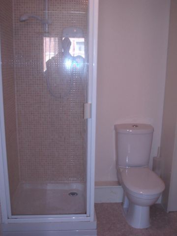 2 bedroom ground floor flat to rent - Photo 4