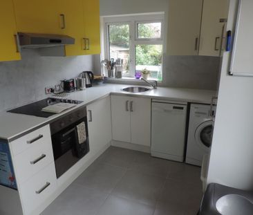 3 bedroom semi-detached house to rent - Photo 6