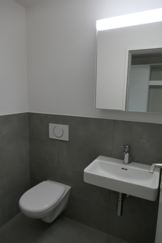 "FAMILIENWOHNUNG IN RUHIGER UMGEBUNG" - Photo 2