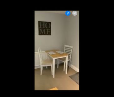 1 Bed Flat, Westfield Road, RG4 - Photo 2