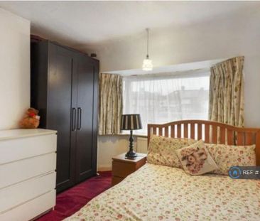 3 bedroom terraced house to rent - Photo 4