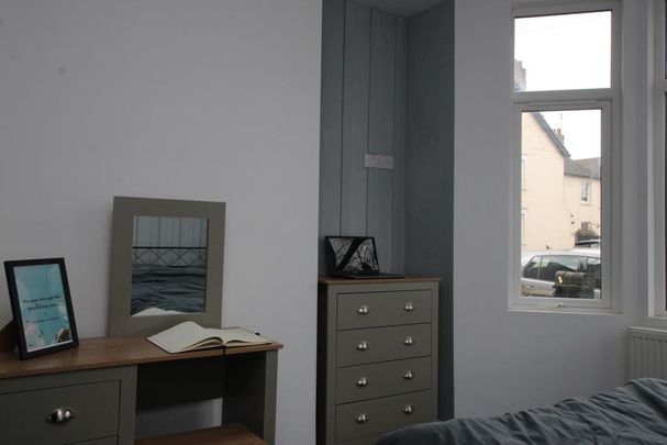 1 bedroom in a house share to rent - Photo 1
