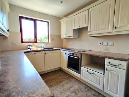 4 bedroom detached house to rent - Photo 4