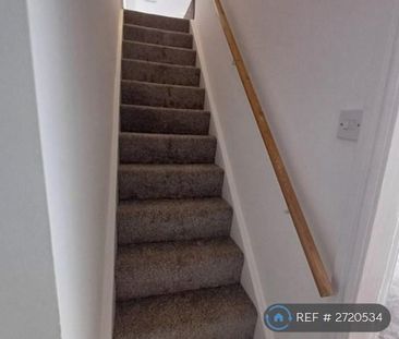 2 bedroom terraced house to rent - Photo 2