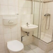 Bismarckstr. 4, Wohnung 6 ~~~ Balkon, Badezimmer mit Wanne und Dusche, Keller - Foto 1