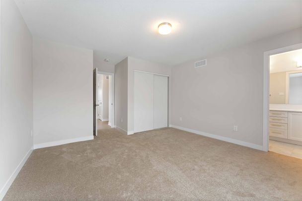 For Lease - 364 Les Emmerson Drive, Barrhaven, Ontario - Photo 1