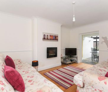 4 bedroom semi-detached house to rent - Photo 3