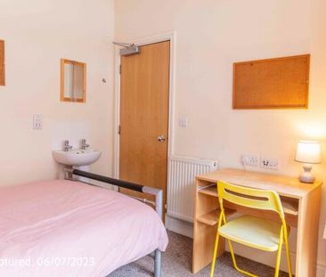 18 Siward Street - Photo 5