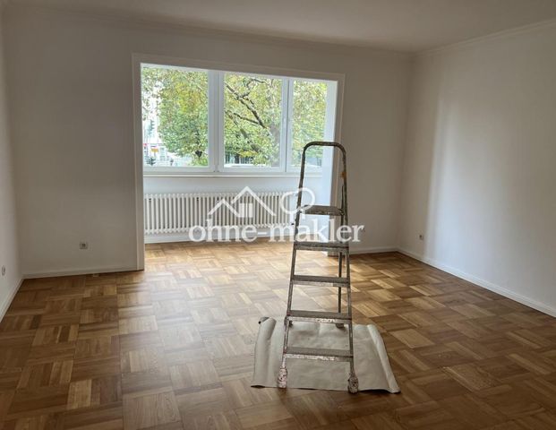 City, Komfort-3-Zi.- Wohnung mit neuer Einbauküche und großer Dachterrasse, Parkett etc. - Foto 1