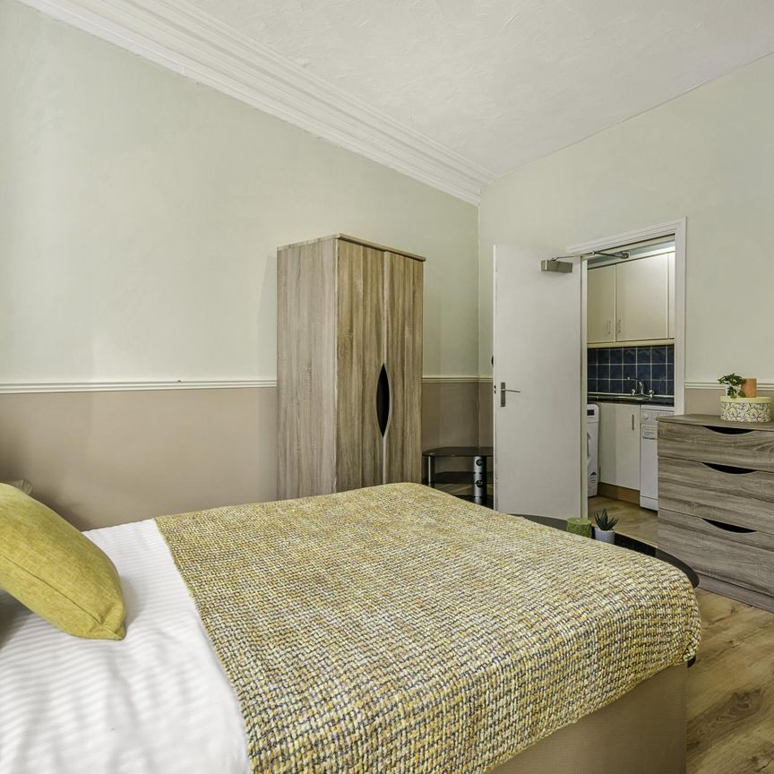 223 Hyde Park Road Leeds - LS6 1AH - Photo 1