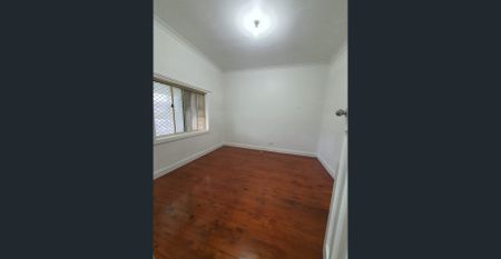 Spacious Family Home in a Convenient Location - Photo 5