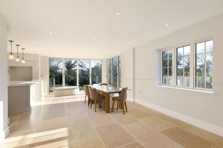 5 bedroom detached house to rent - Photo 3