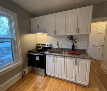 New kitchen, flooring 1 plus on 2 floors of period home Christie Pits - Photo 1