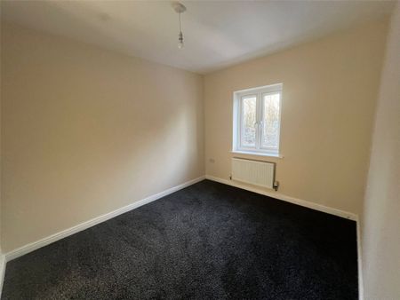 Greenock Crescent, Wolverhampton, West Midlands, WV4 - Photo 2