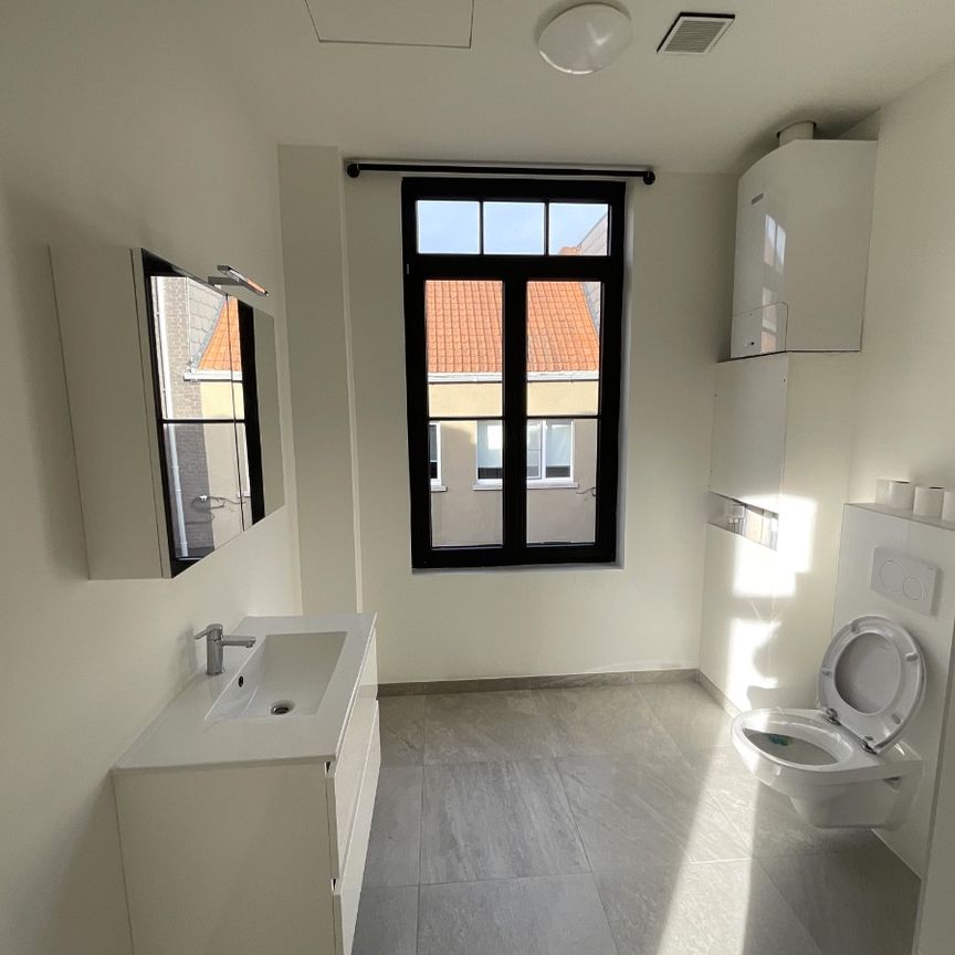 Volledig vernieuwde woning in centrum Herentals - Photo 1