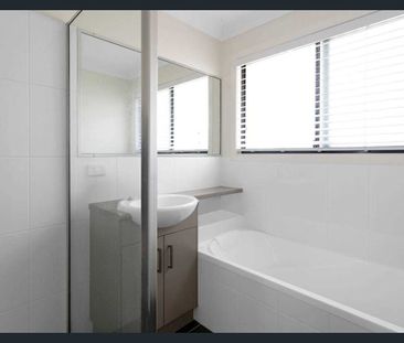 MODERN 2 BEDROOM UNIT IN A QUIET NEIGHBOURHOOD! - Photo 6