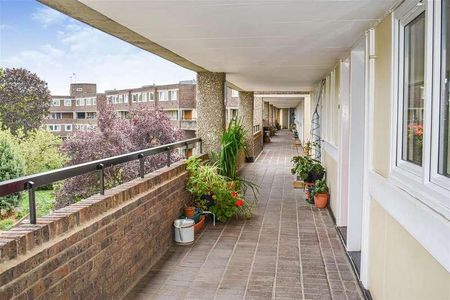 Otho Court, Augustus Close, Brentford, TW8 - Photo 2