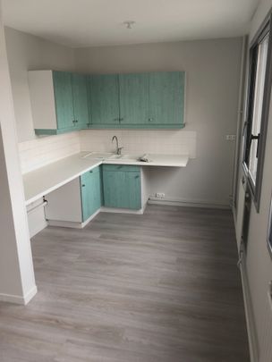 Location Appartement 3 pièces 76m² OULLINS 69600 - Photo 1