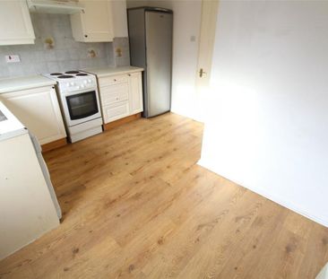 2 bedroom house to rent Cromer Way, Luton, Bedfordshire, LU2 - Photo 4