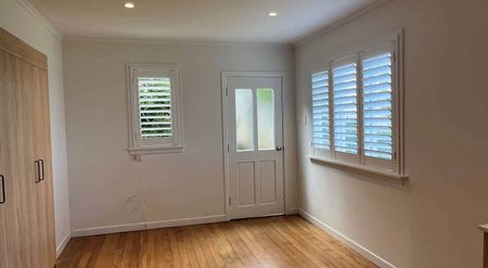 Recently renovated one bedroom flat in Epsom. - Photo 5