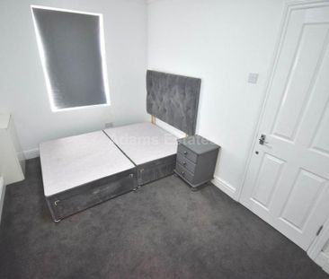 5 bedroom terraced house to rent - Photo 4