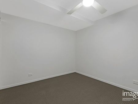 Modern and spacious 2 bedroom apartment will impress! - Photo 3