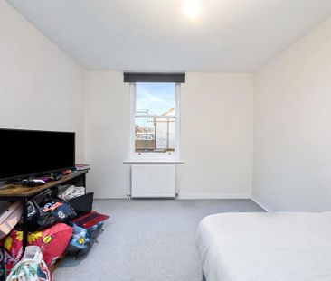 3 bedroom apartment to rent - Photo 4