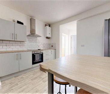 1 bedroom in a house share to rent - Photo 3