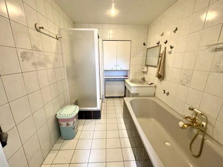 PROVISIONSFREIE, SONNIGE ALTBAUWOHNUNG MIT 3 ZIMMER - NÄHE SPITZ, U6 UND WASSERPARK - Photo 2