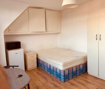 Studio Flat, Watford Road, HA1 - Photo 2