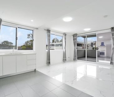 Bright and Stylish Home With Lifestyle Appeal - Photo 1