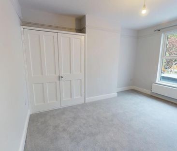 4 bedroom semi-detached house to rent - Photo 5