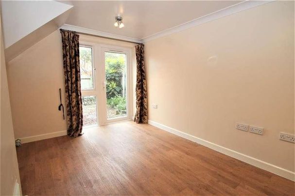 Arlington Road, Walton Cardiff, Tewkesbury, GL20 - Photo 1